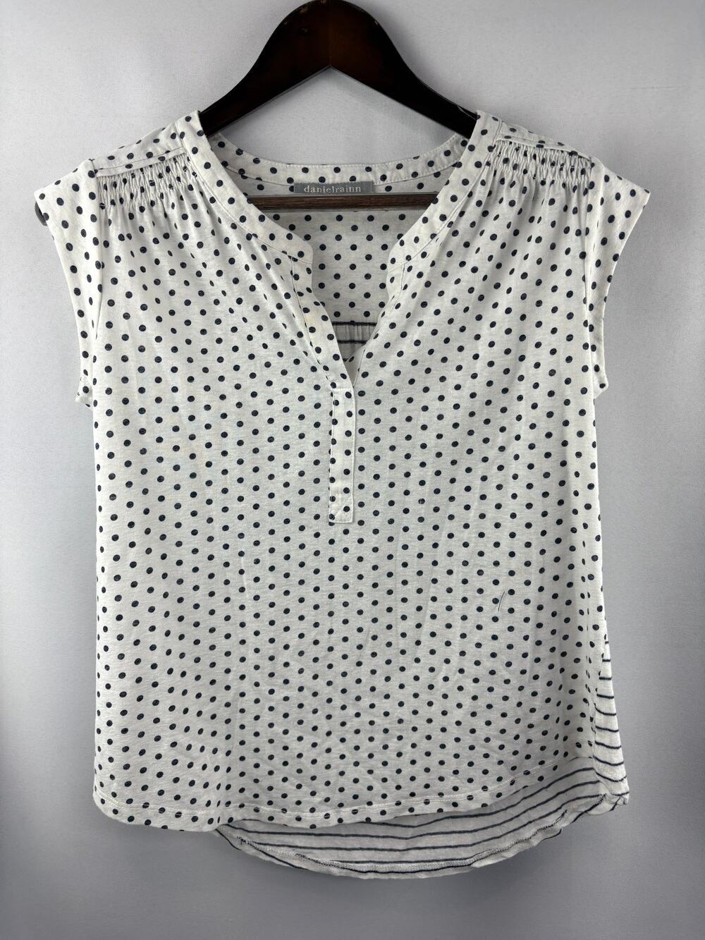 Women’s Daniel Rainn Small White Blouse w/ Gray Polka Dot & Stripes
